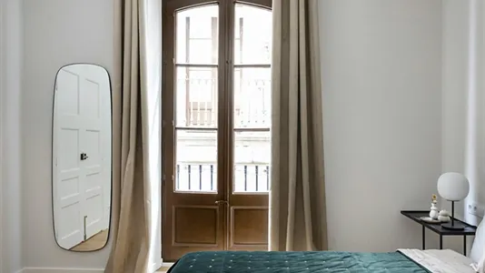 Apartments in Barcelona Ciutat Vella - photo 4