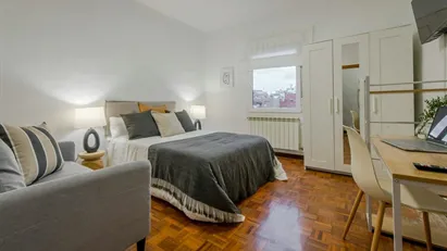 Room for rent in Madrid Chamartín, Madrid