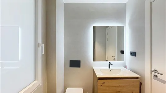 Rooms in Madrid Chamartín - photo 10