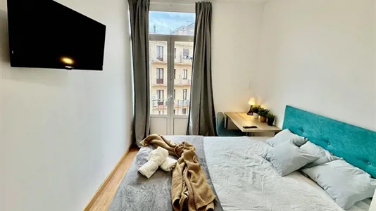 Rooms in Barcelona Eixample - photo 2