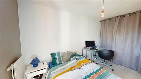 Rooms in Grenoble - photo 2