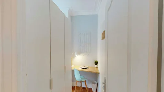 Rooms in Paris 16éme arrondissement (North) - photo 9