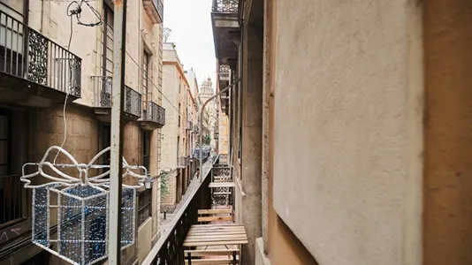 Rooms in Barcelona Ciutat Vella - photo 5