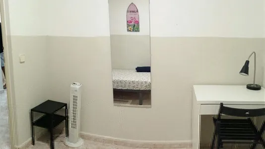 Rooms in Barcelona Ciutat Vella - photo 4