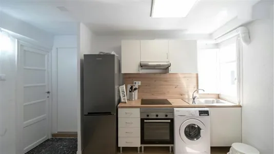 Rooms in el Camí de Vera - photo 6