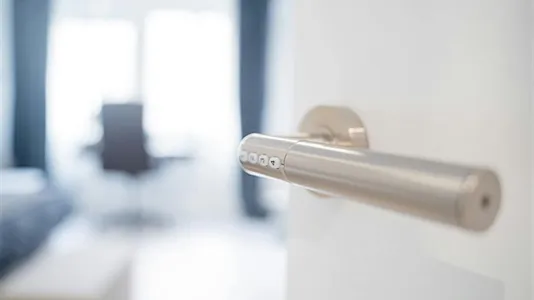 Rooms in Madrid Chamartín - photo 6