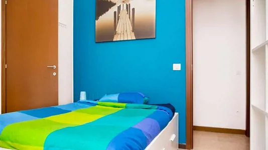 Rooms in Milano Zona 8 - Fiera, Gallaratese, Quarto Oggiaro - photo 1