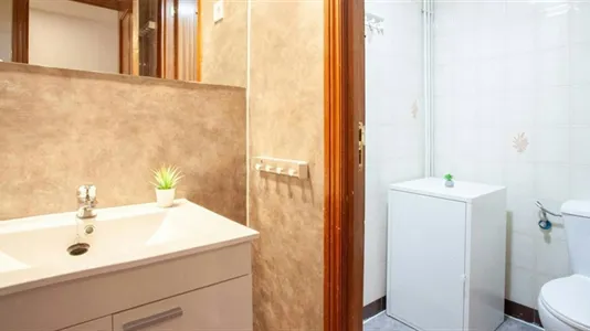 Rooms in Madrid Hortaleza - photo 9
