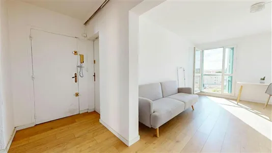 Rooms in Nîmes - photo 9