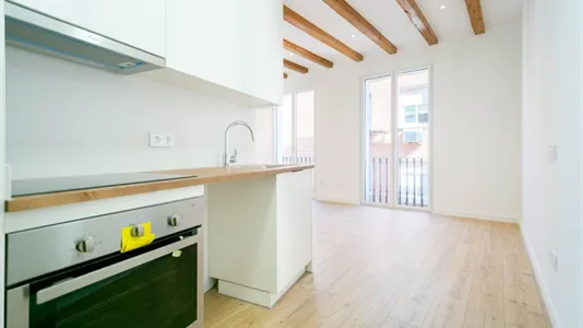 Rooms in Barcelona Sants-Montjuïc - photo 10