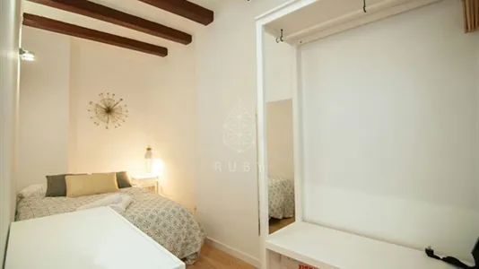 Apartments in Barcelona Ciutat Vella - photo 9