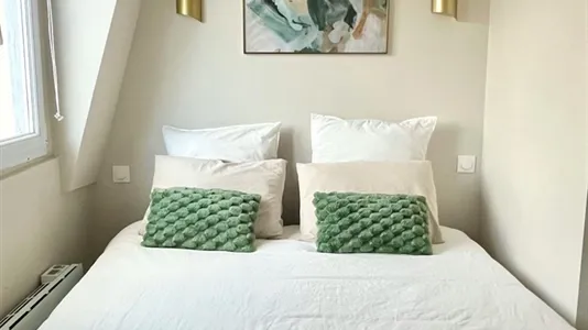 Apartments in Paris 7ème arrondissement - photo 2