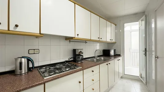 Rooms in Barcelona Sants-Montjuïc - photo 8