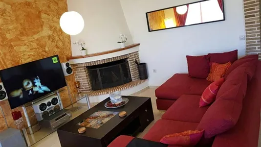 Apartments in Marathon - photo 1