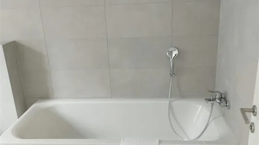 Houses in Langenzersdorf - photo 9