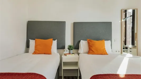 Rooms in Barcelona Eixample - photo 4
