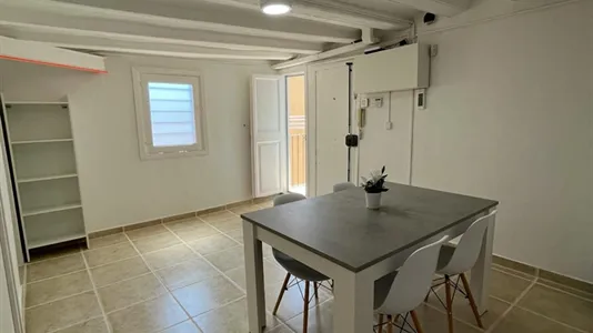 Rooms in Barcelona Ciutat Vella - photo 6