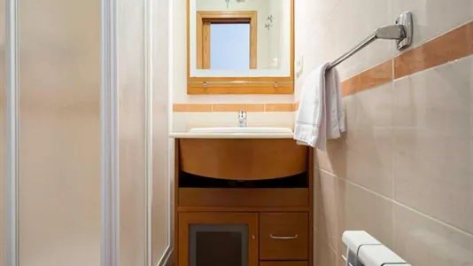 Rooms in Madrid Tetuán - photo 10