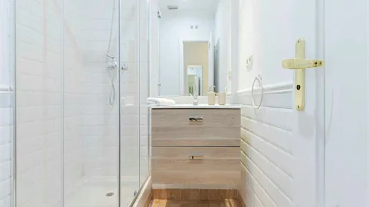 Rooms in Madrid Centro - photo 9