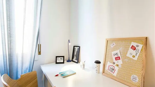 Rooms in Milano Zona 8 - Fiera, Gallaratese, Quarto Oggiaro - photo 8