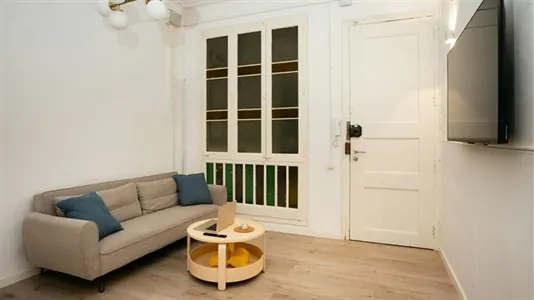 Rooms in Barcelona Eixample - photo 9