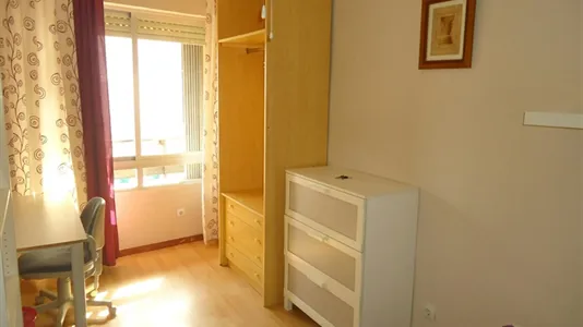 Rooms in Córdoba - photo 4