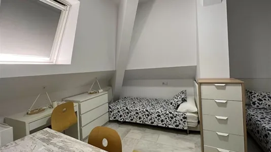 Rooms in Dos Hermanas - photo 5