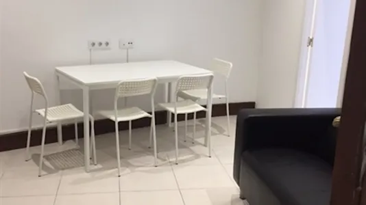 Rooms in Barcelona Ciutat Vella - photo 9