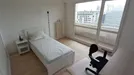 Room for rent, Créteil, Île-de-France, &lt;span class=&quot;blurred street&quot; onclick=&quot;ProcessAdRequest(7725645)&quot;&gt;&lt;span class=&quot;hint&quot;&gt;See streetname&lt;/span&gt;[xxxxxxxxxxxxx]&lt;/span&gt;