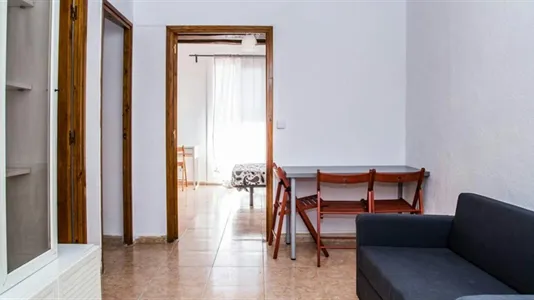 Rooms in Barcelona Ciutat Vella - photo 10