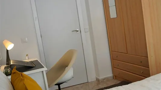 Rooms in Madrid Centro - photo 8