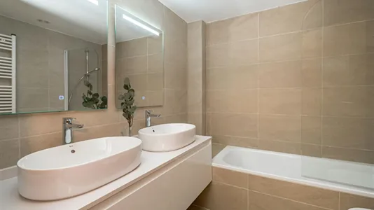 Rooms in Madrid Chamartín - photo 10