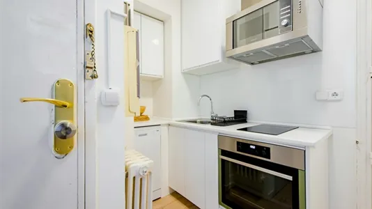 Rooms in Madrid Chamartín - photo 6