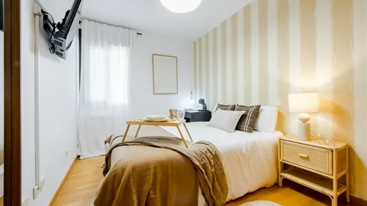 Rooms in Madrid Chamberí - photo 1