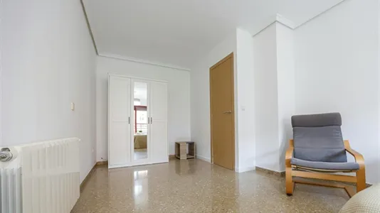 Rooms in el Camí de Vera - photo 7