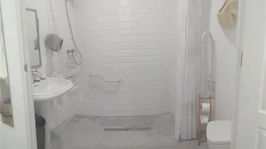 Rooms in El Prat de Llobregat - photo 5