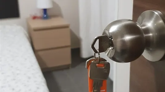 Rooms in Barcelona Ciutat Vella - photo 4