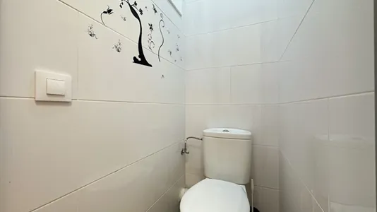 Rooms in Barcelona Ciutat Vella - photo 9