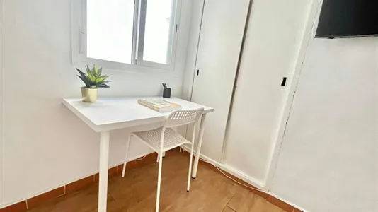 Rooms in Santiponce - photo 4