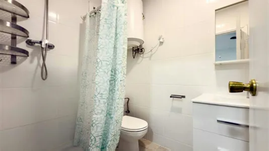 Rooms in Barcelona Ciutat Vella - photo 7