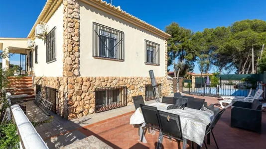 Houses in Montserrat - photo 5