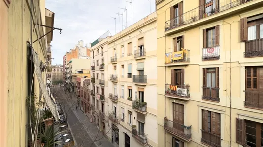 Rooms in Barcelona Sants-Montjuïc - photo 4