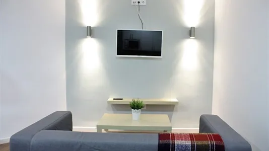 Rooms in Madrid Centro - photo 7