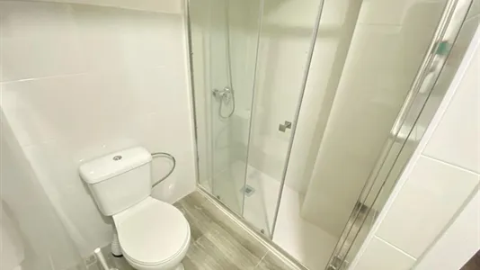 Rooms in Adaro - photo 10