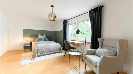 Rooms in Stuttgart-Ost - photo 2