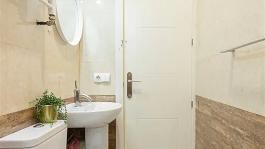 Rooms in Madrid Chamartín - photo 9