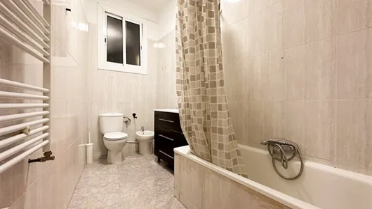 Rooms in Barcelona Ciutat Vella - photo 7