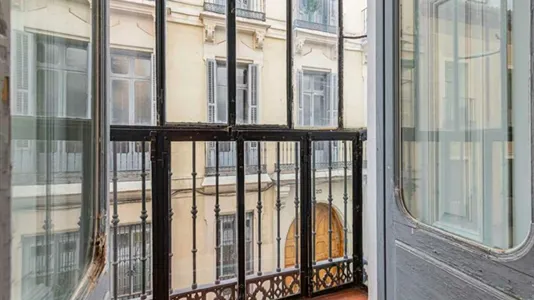 Rooms in Madrid Centro - photo 9