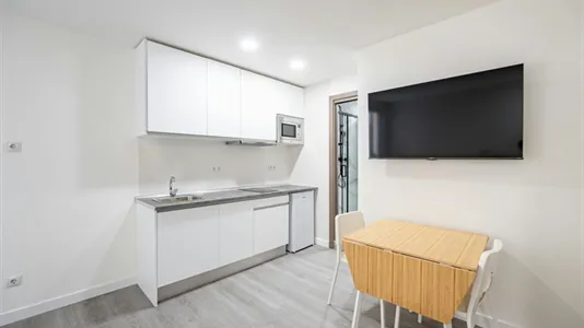 Rooms in Madrid Centro - photo 9