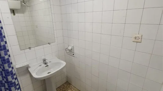 Rooms in Granada - photo 7